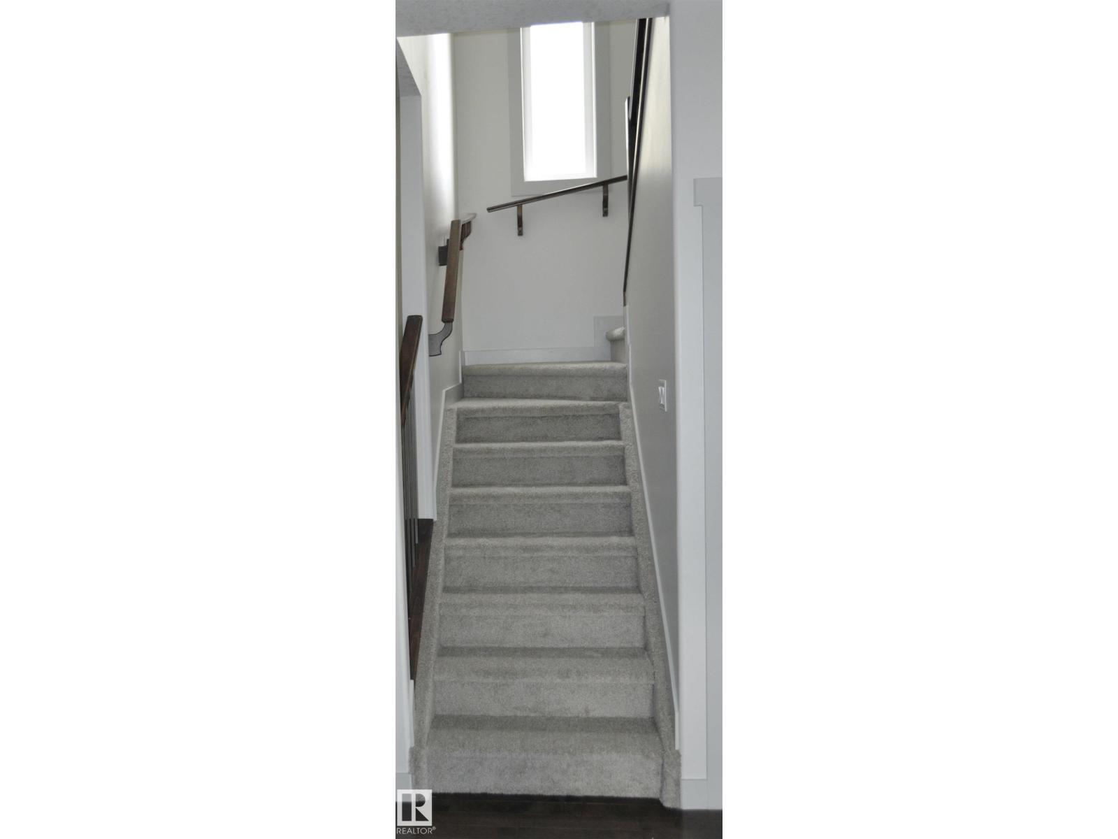 8952 81 AV NW - 12