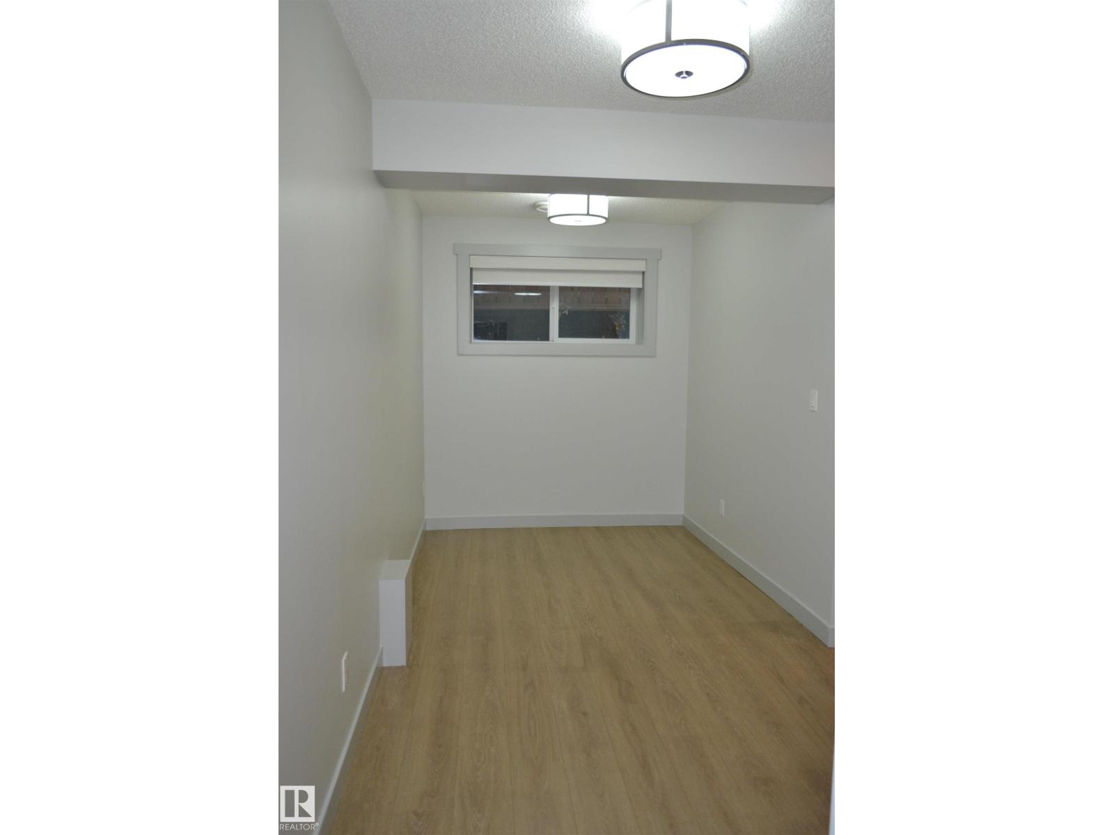 8952 81 AV NW - 4
