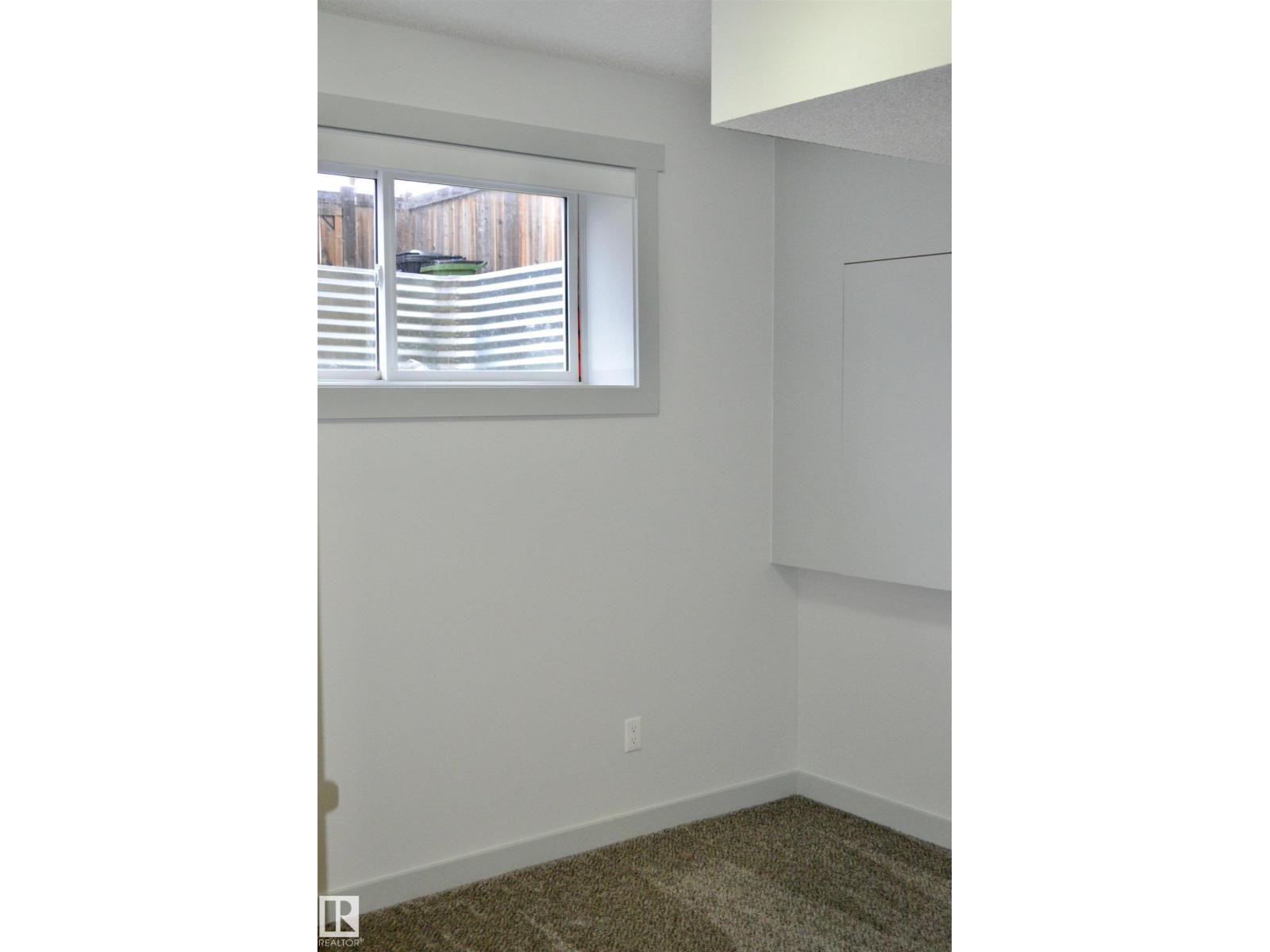 8952 81 AV NW - 8