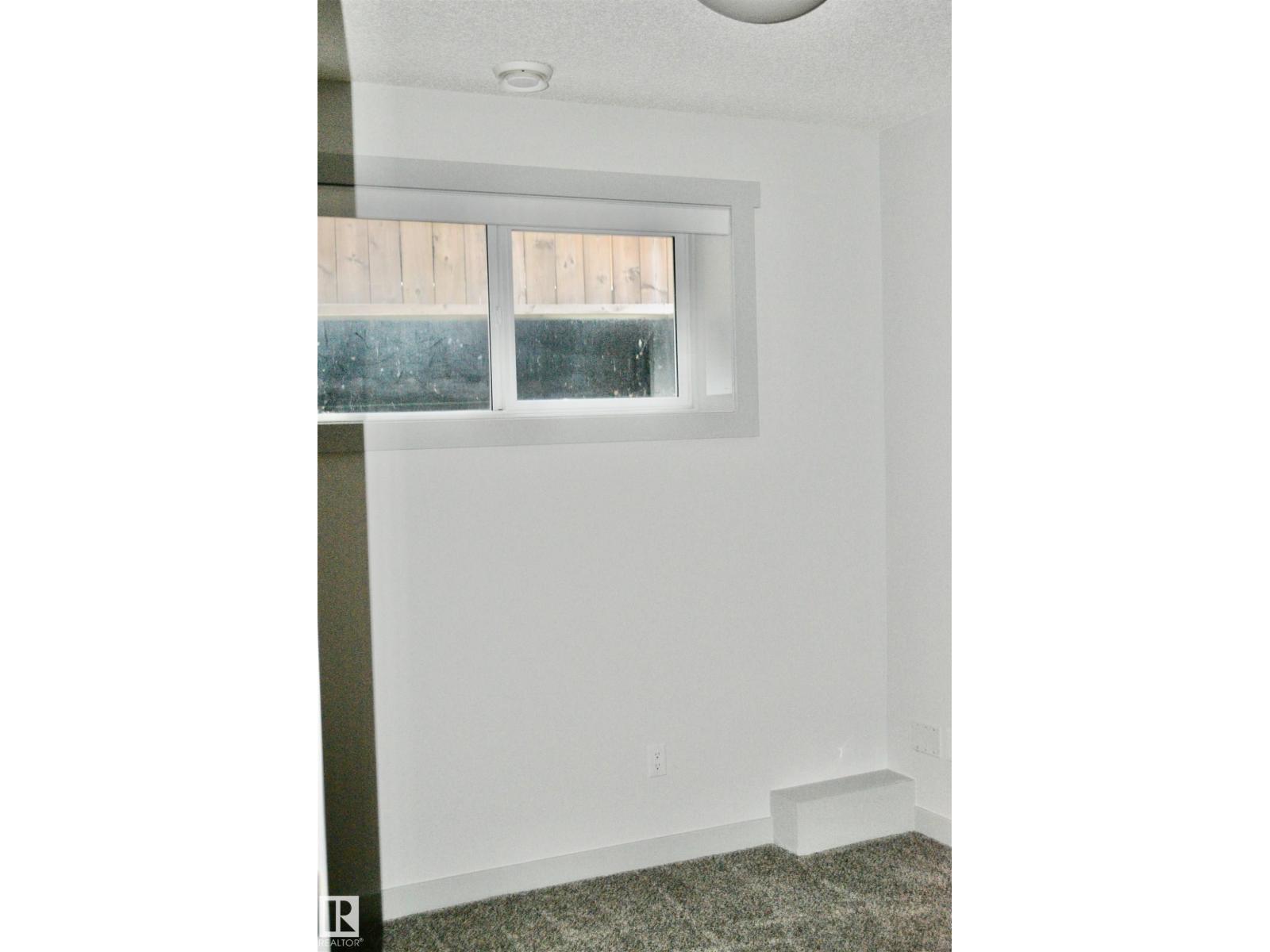 8952 81 AV NW - 7