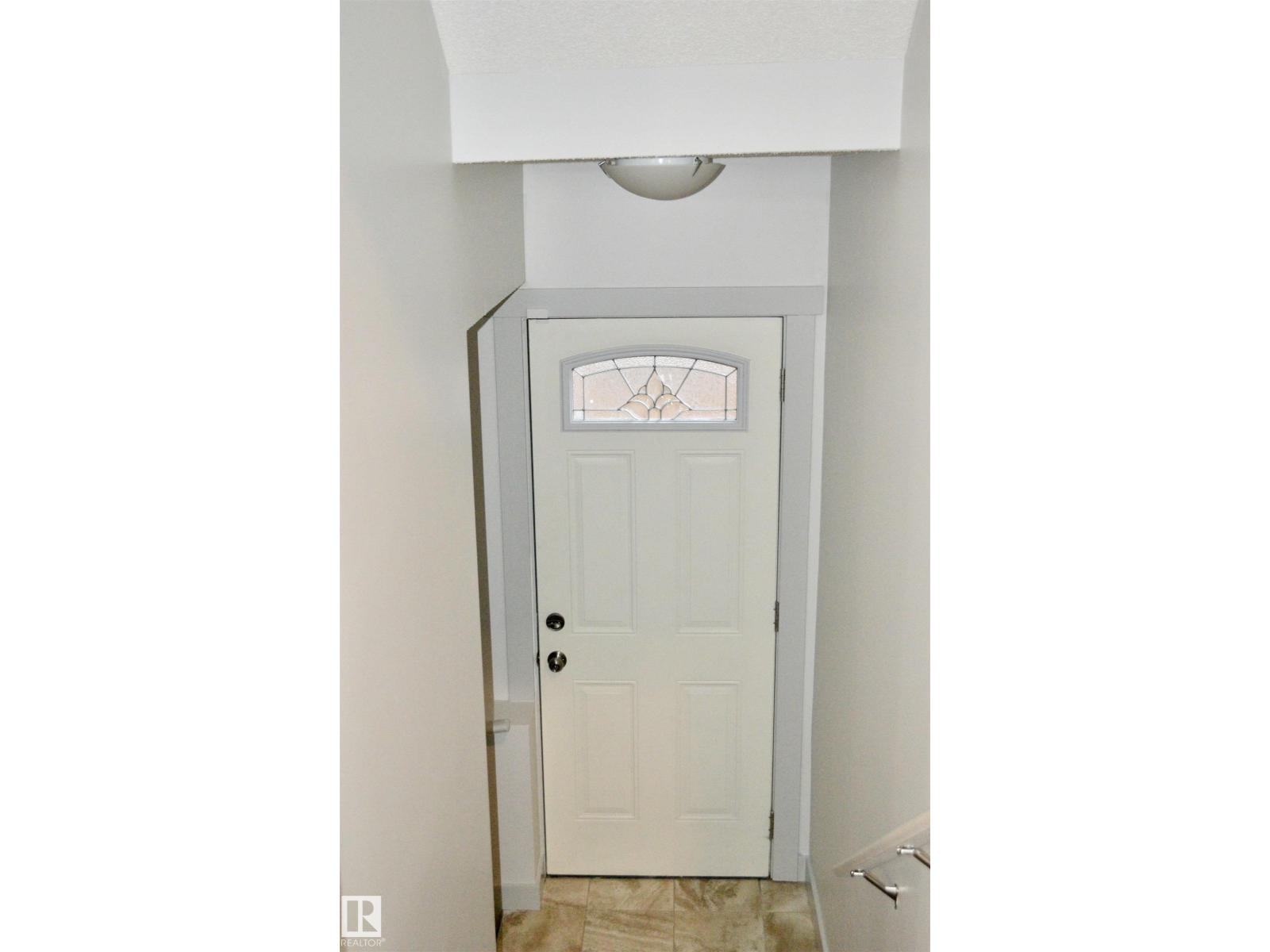8952 81 AV NW - 22