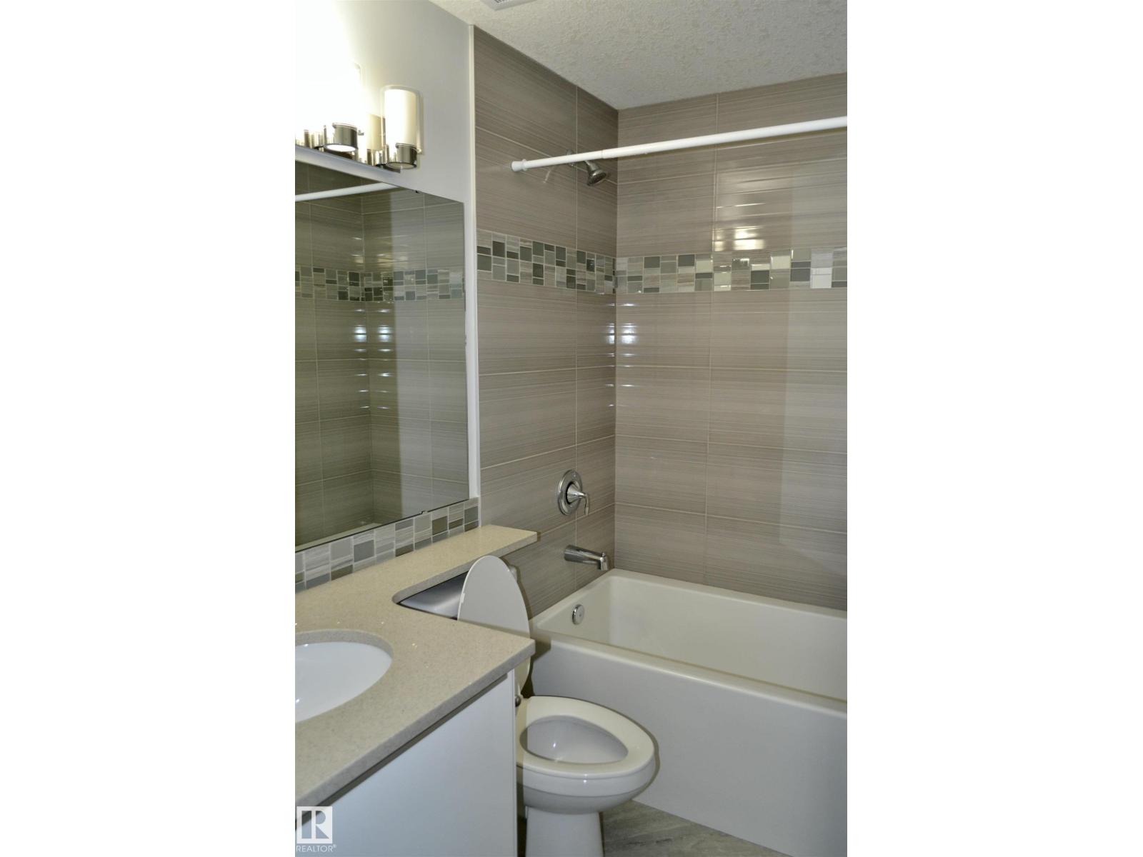 8952 81 AV NW - 24