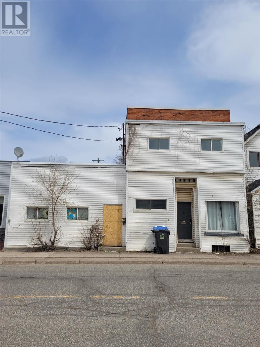 90-92 Wellington ST W - 2