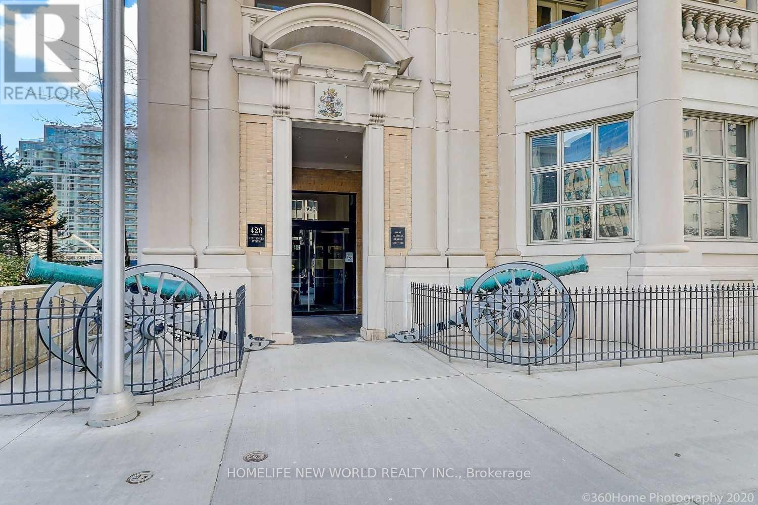 Photo of 426 University Avenue