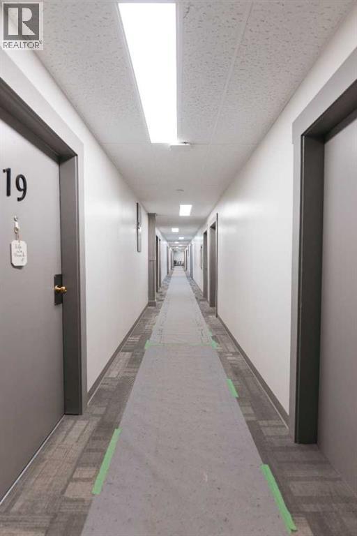 1-19 (no 3/13), 4940 49 Street - 25
