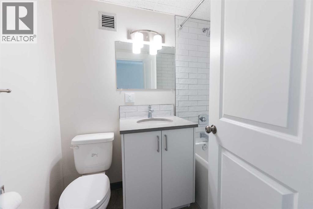 1-19 (no 3/13), 4940 49 Street - 22
