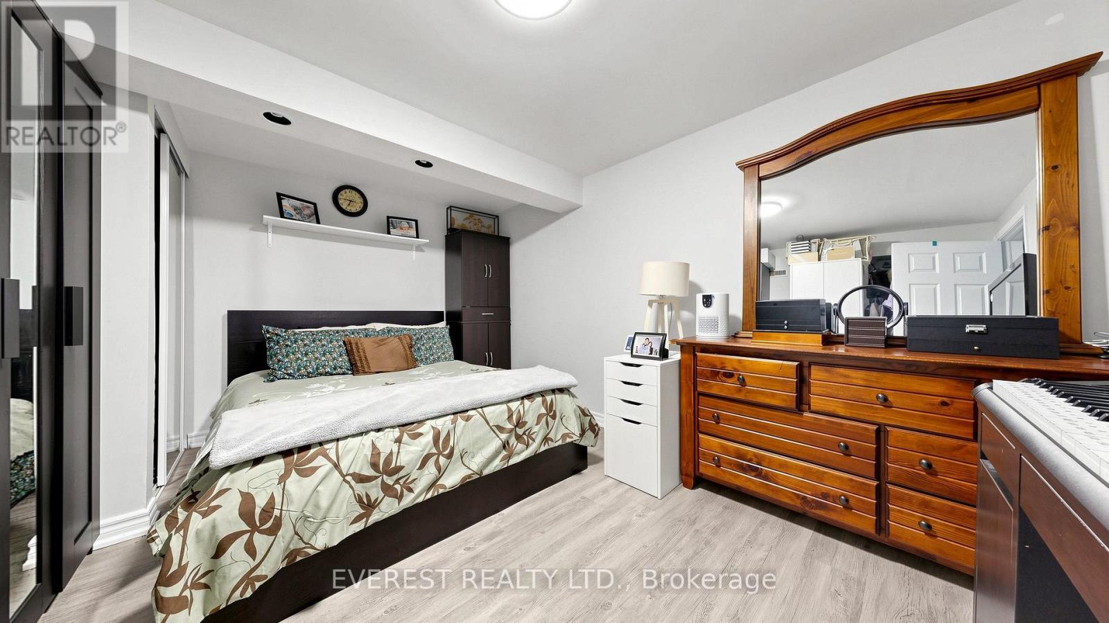 922A DANFORTH ROAD - Image 32