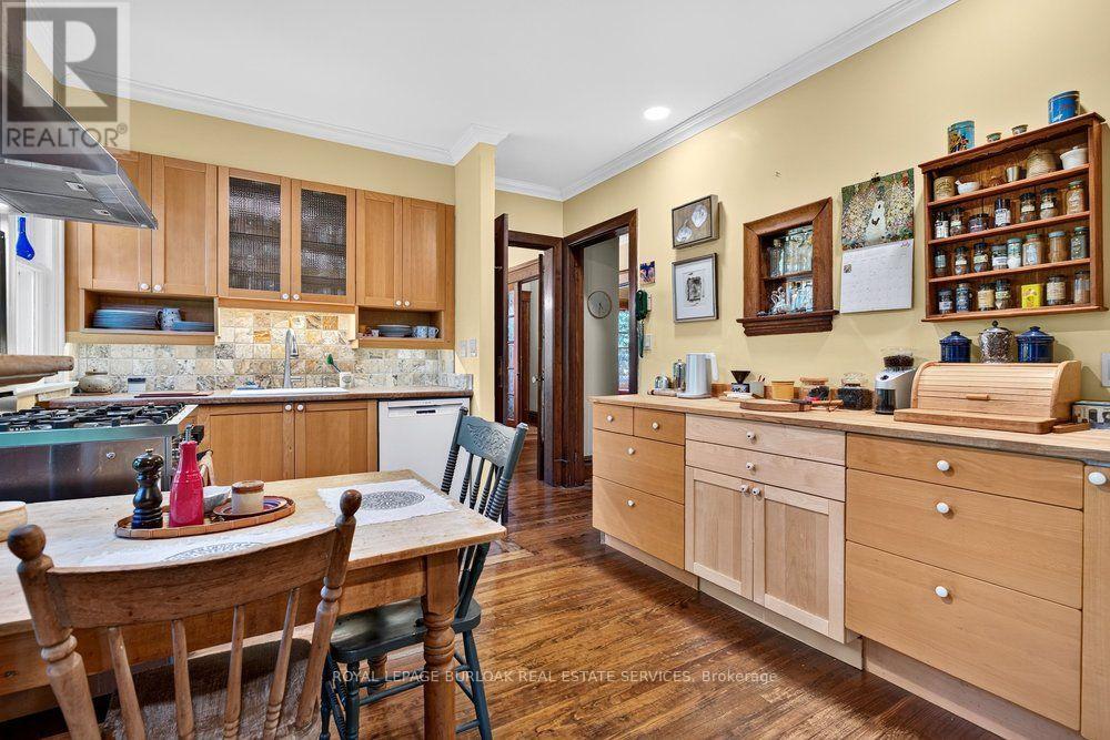 526 BURLINGTON AVENUE - 16