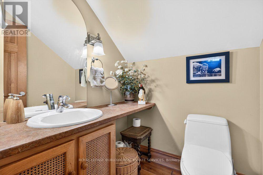 526 BURLINGTON AVENUE - 34