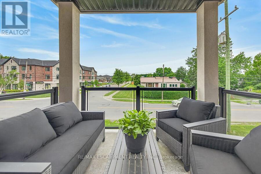 #208 2605 BINBROOK ROAD - 18