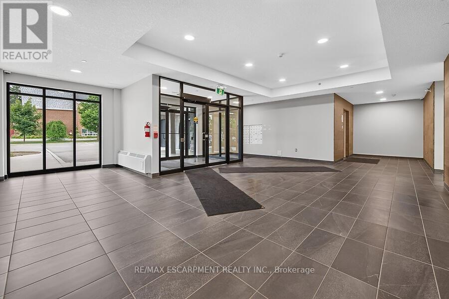 #208 2605 BINBROOK ROAD - 4