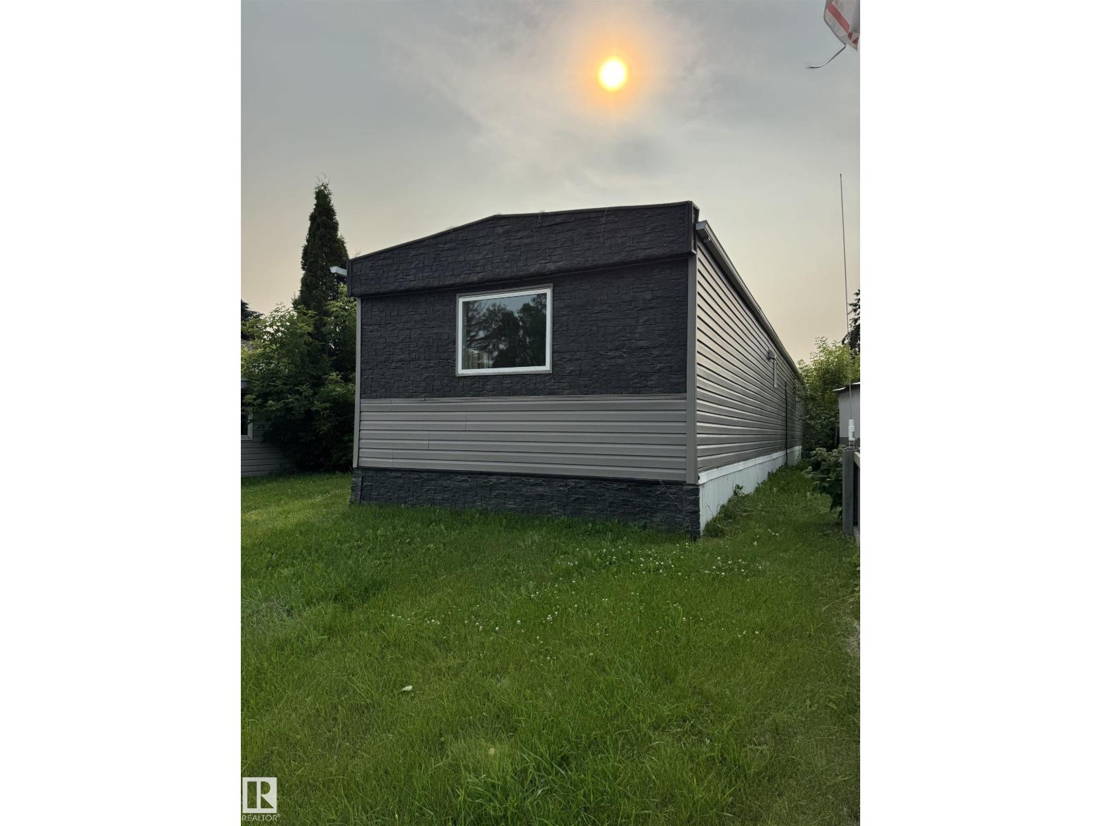 543 Evergreen ST NW - 1