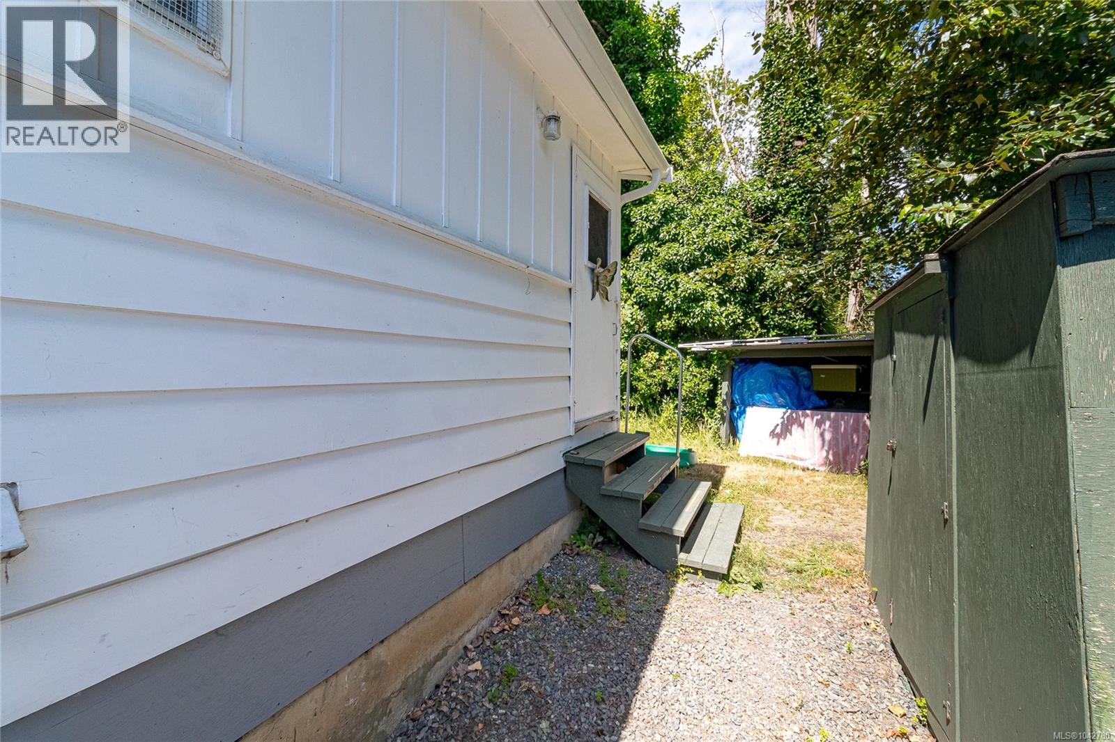 #12 1201 Craigflower Rd - 24