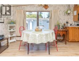 Kitchen - 12 1201 Craigflower Rd, View Royal, BC V9A2X9 Photo 6