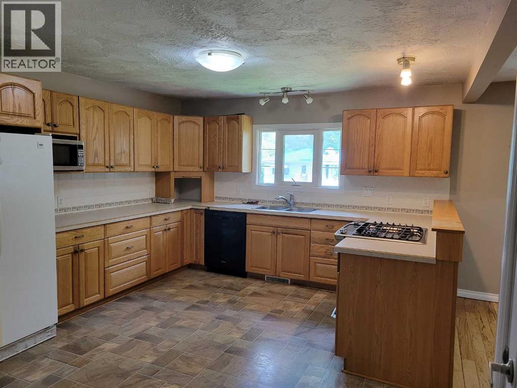 108 2 Avenue W - photo 5