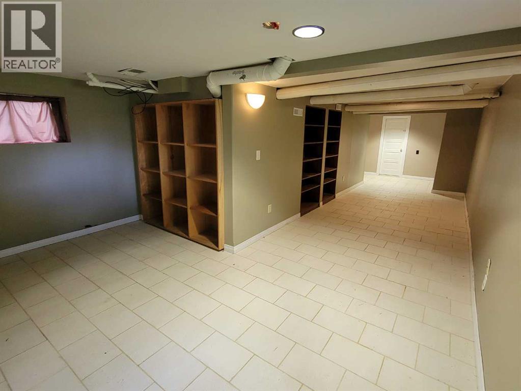 108 2 Avenue W — photo 33