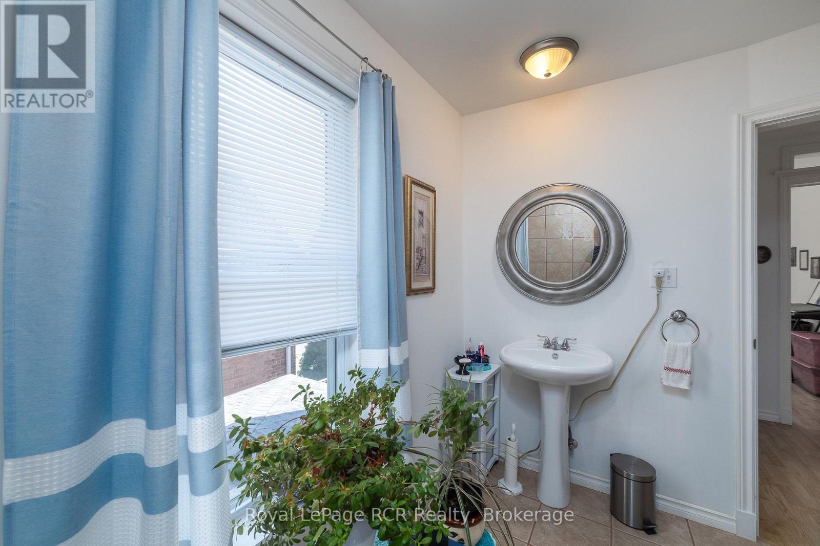 1218 1ST AVENUE W - 31