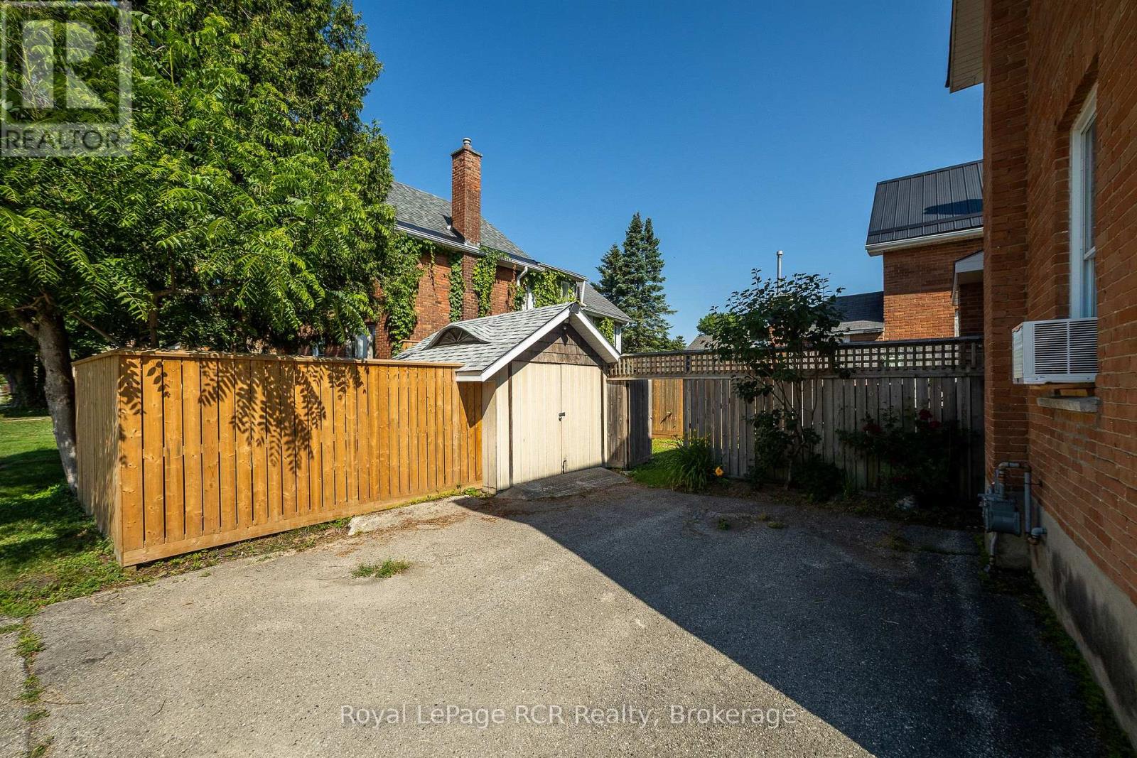 1218 1ST AVENUE W - 39