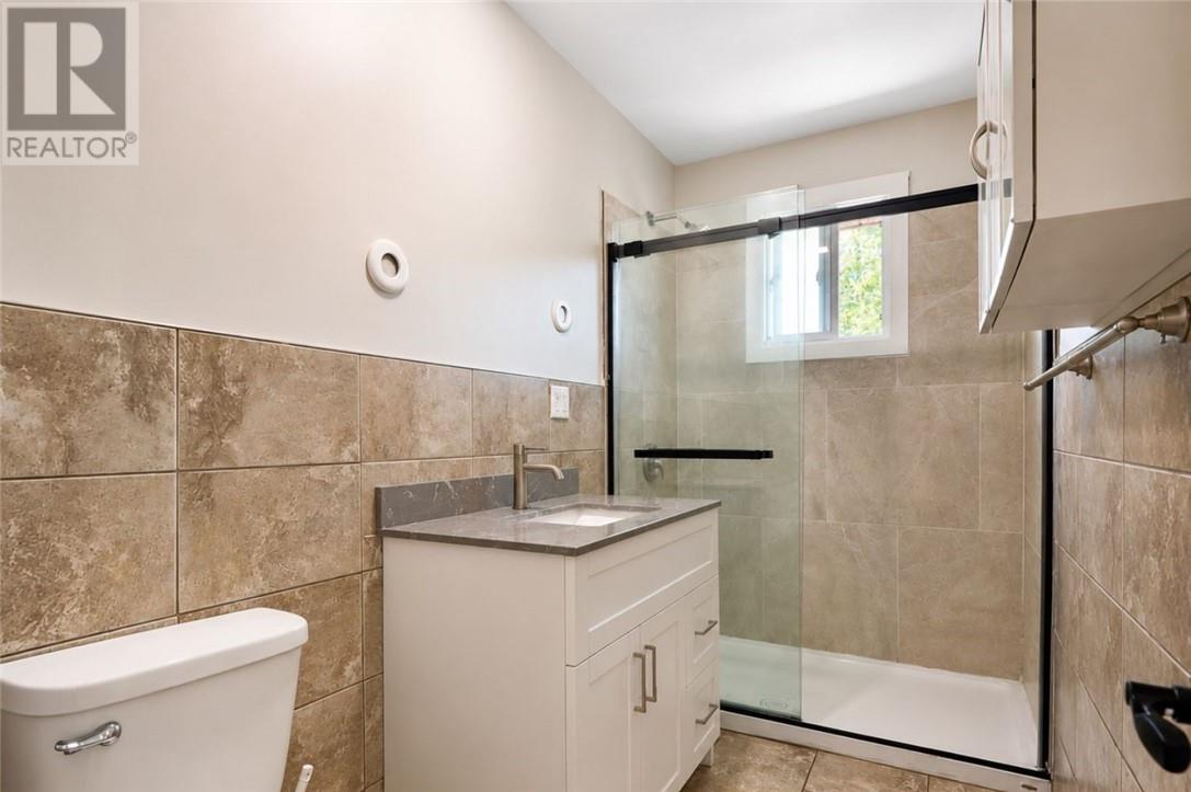 953 Auger Avenue - 17