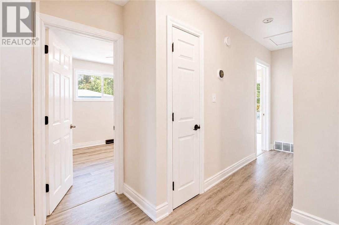 953 Auger Avenue - 20