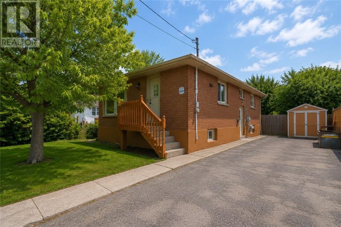 953 Auger Avenue - 4
