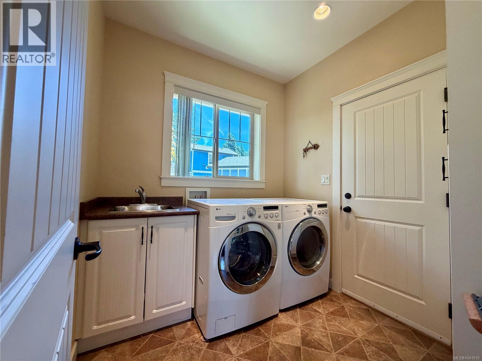 2964 Pickford Rd, Colwood