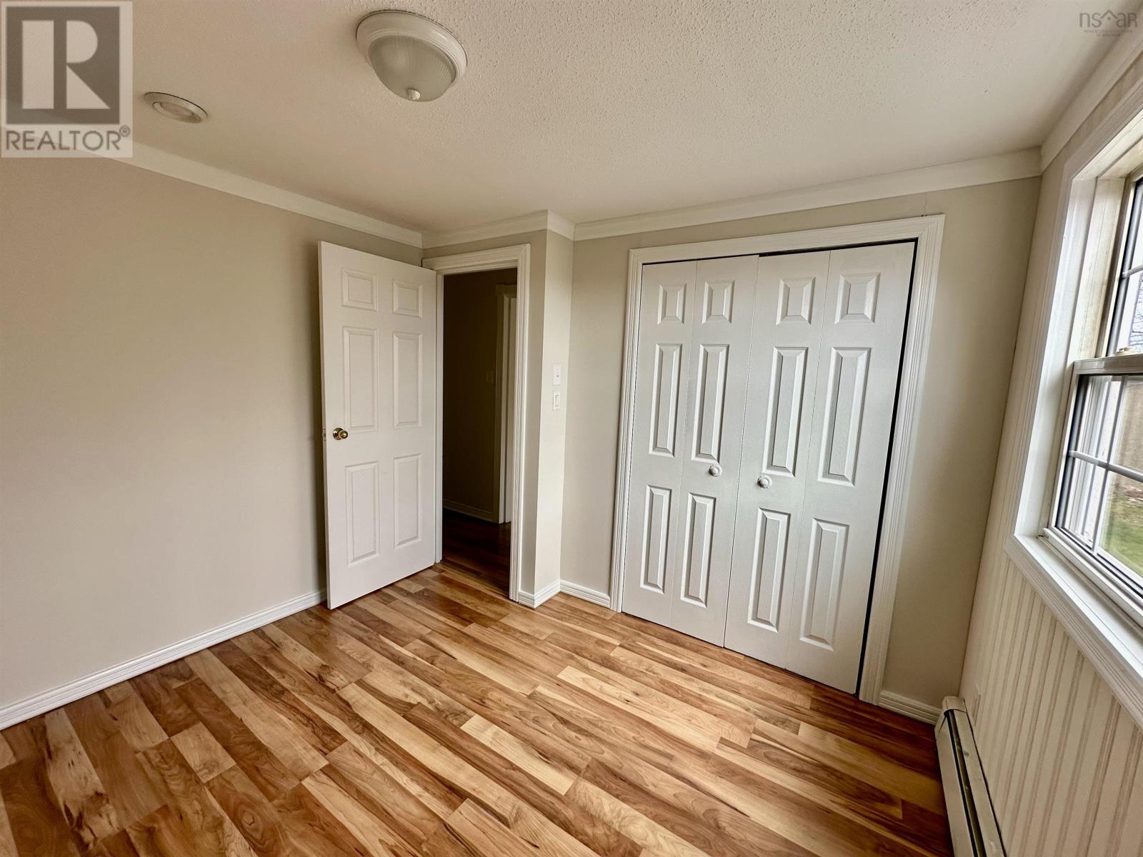 43 Oak Crescent - 13