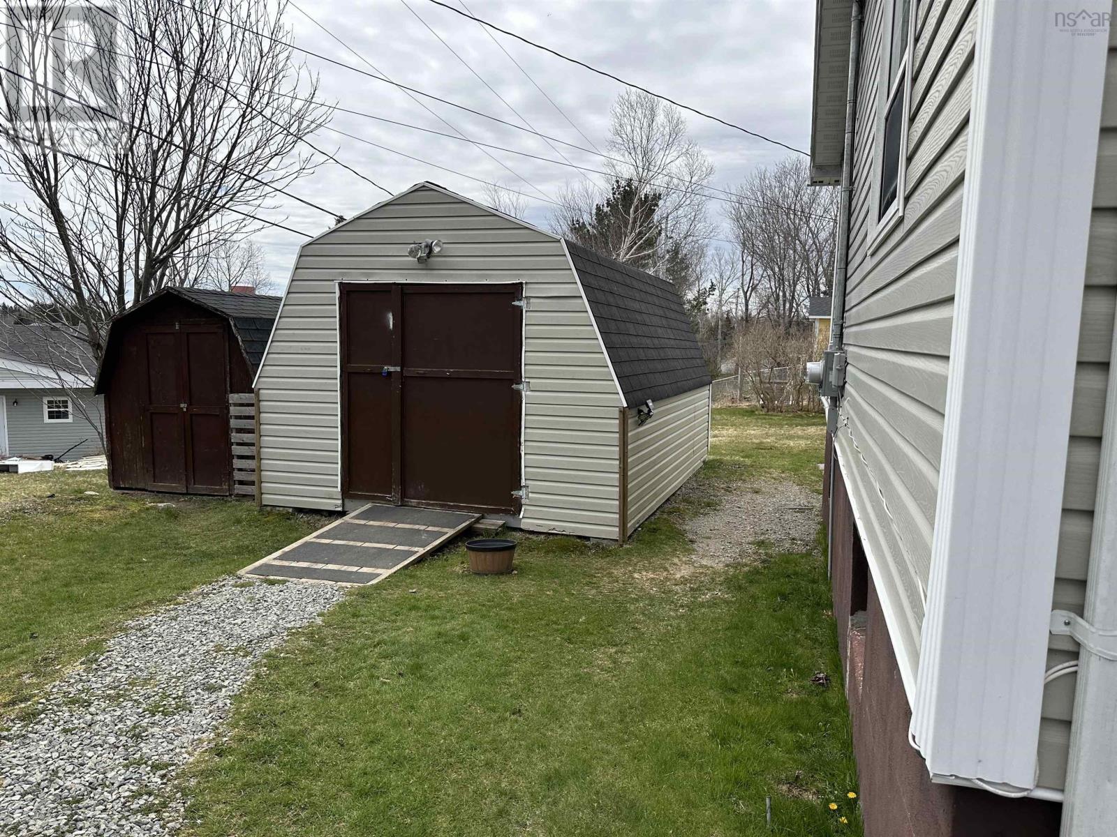 43 Oak Crescent - 3