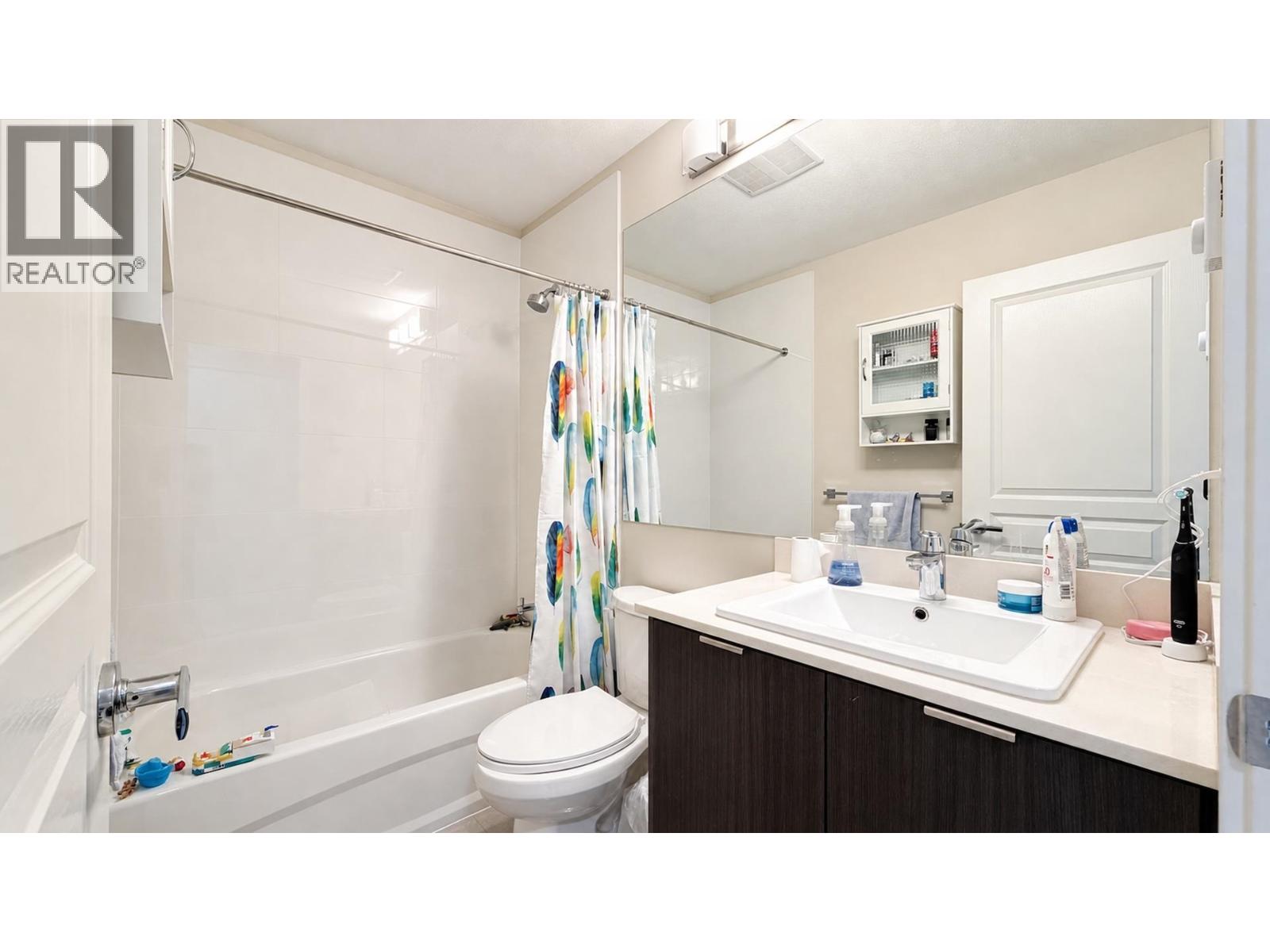 101 5550 ADMIRAL WAY, Delta