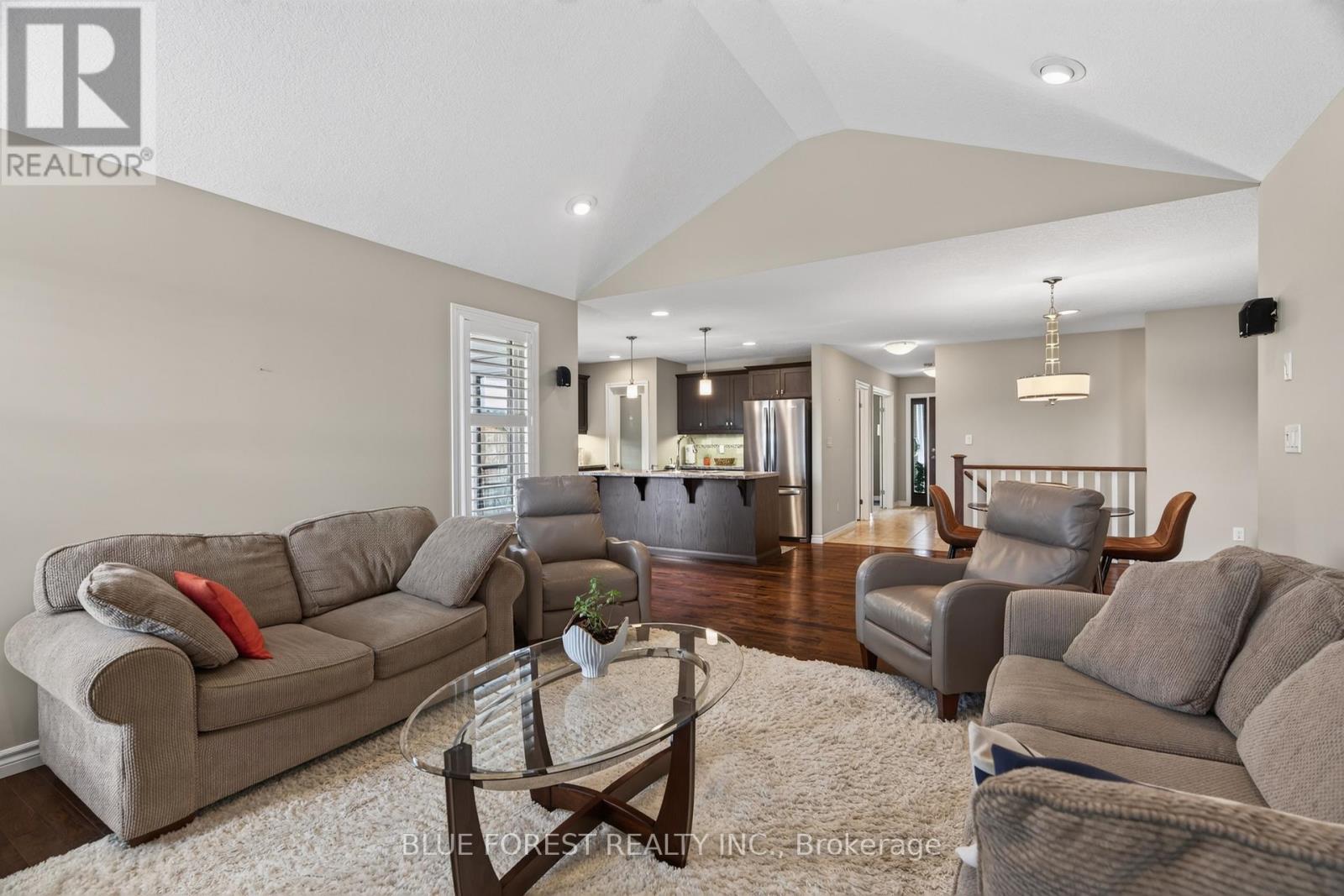3 SUTHERLAND COURT - 13
