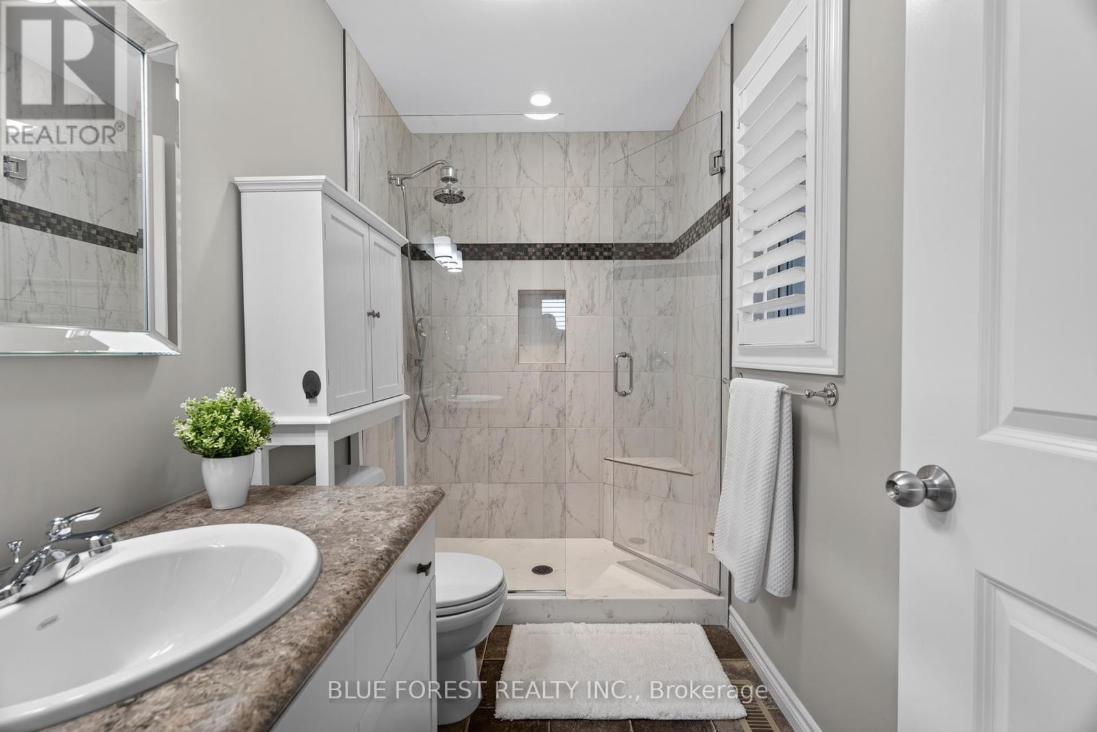 3 SUTHERLAND COURT - 22
