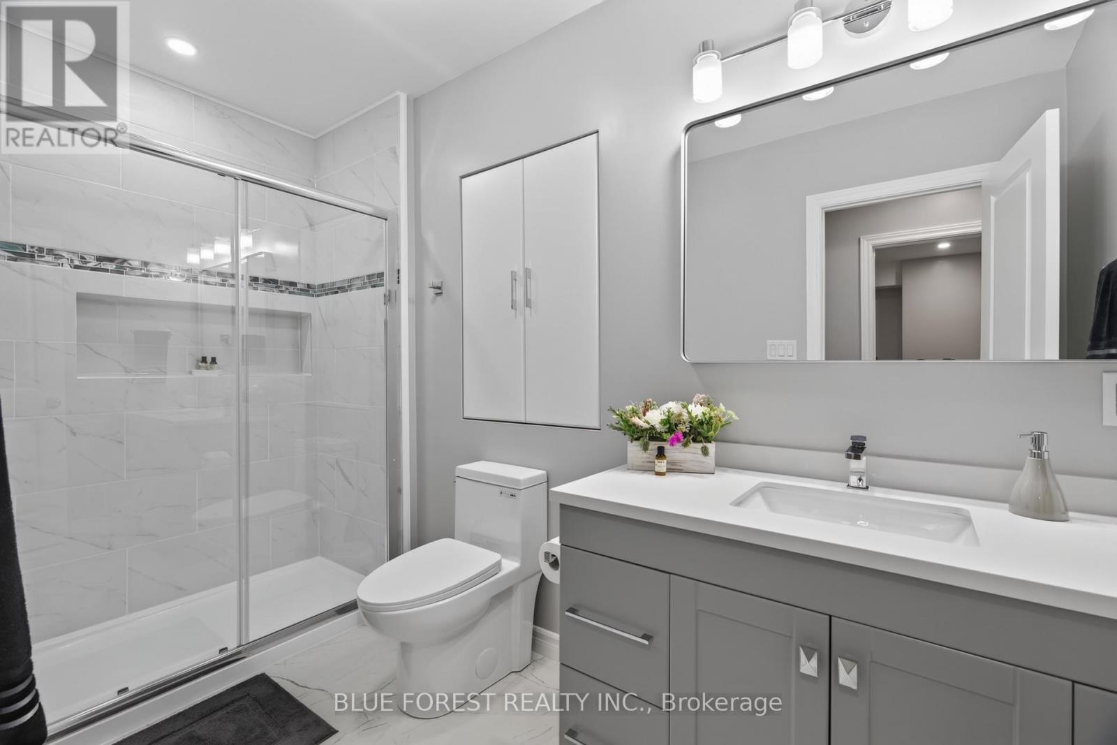 3 SUTHERLAND COURT - 30