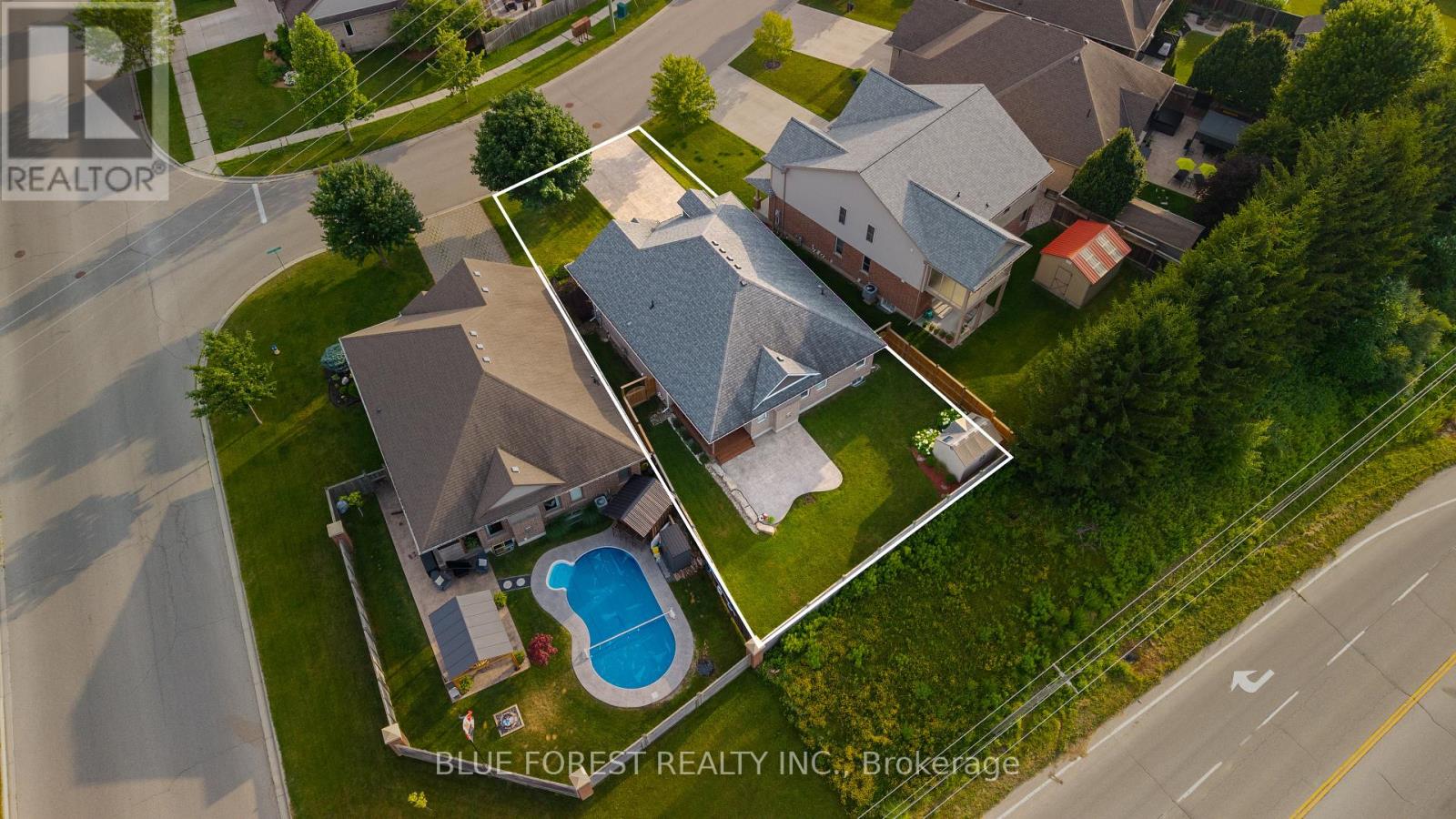 3 SUTHERLAND COURT - 38