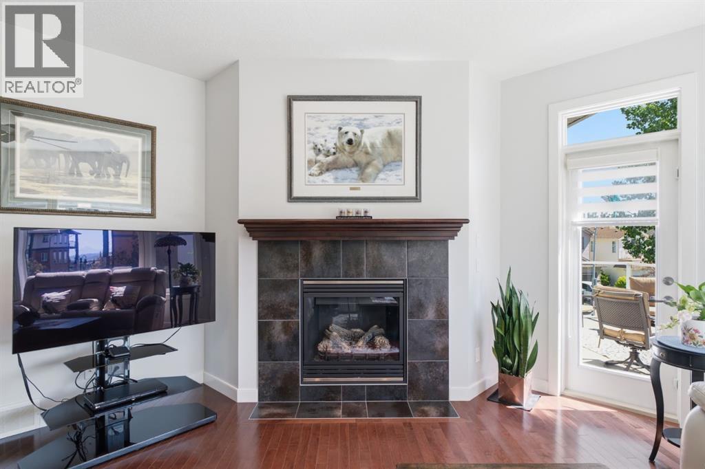 230 Sunset Square — photo 16