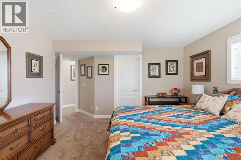 230 Sunset Square — photo 35