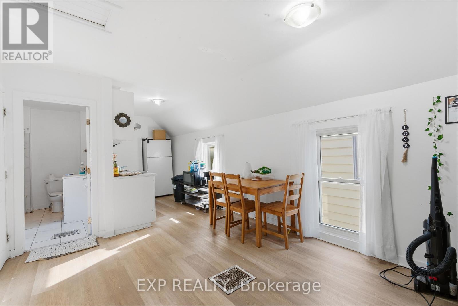 20 HENRY STREET - 8