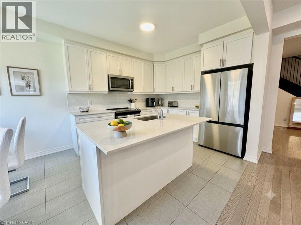 39 GEORGINA Street — photo 2