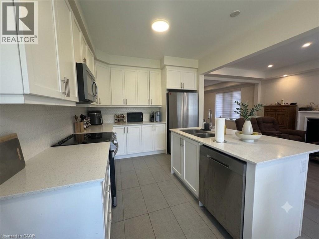 39 GEORGINA Street — photo 3