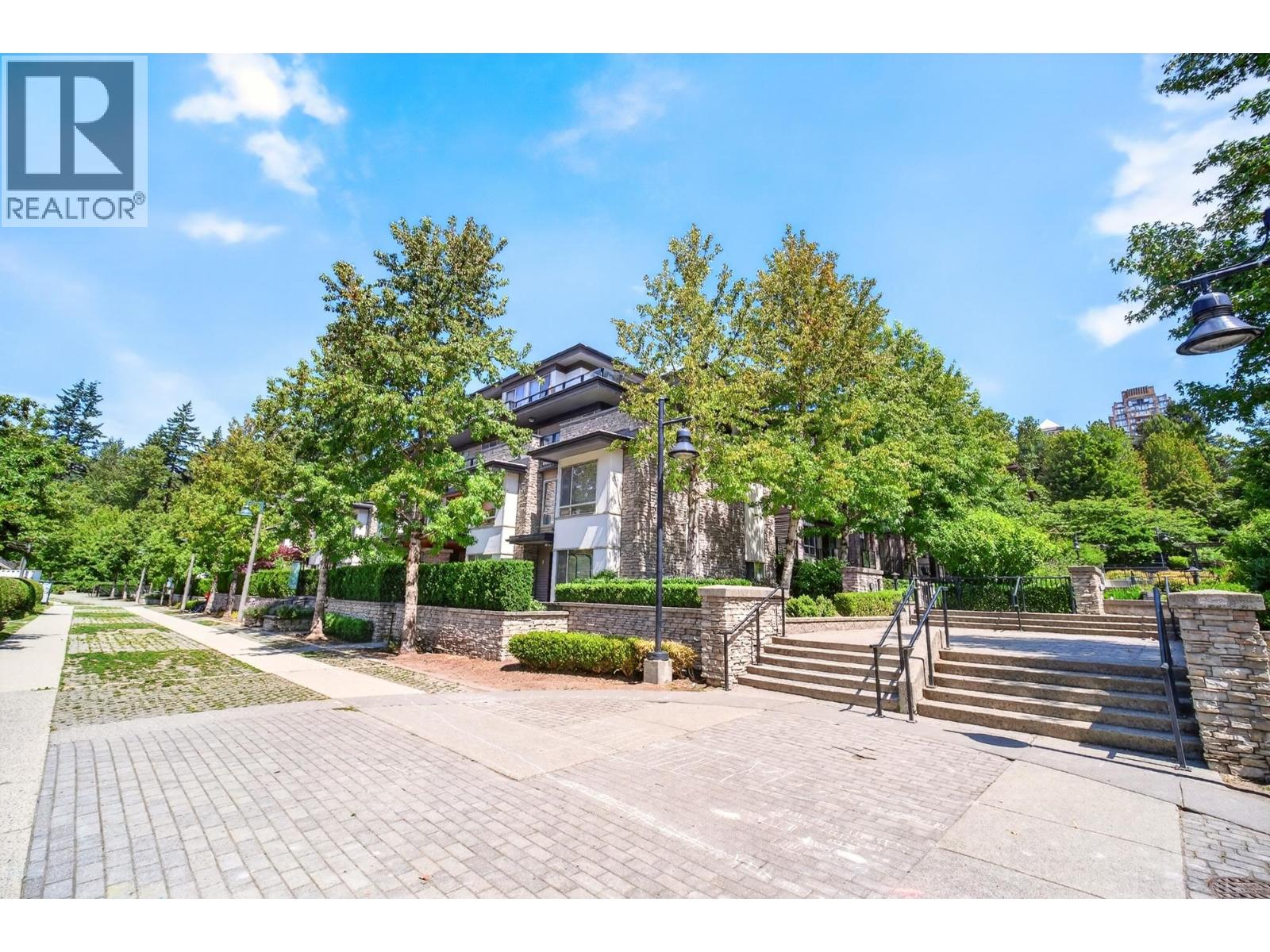 201 7428 BYRNEPARK WALK, Burnaby