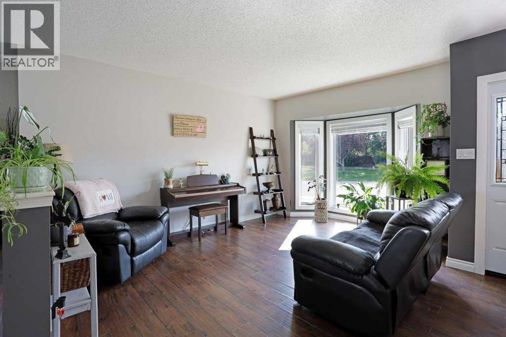 65 Parkland Way E - 4