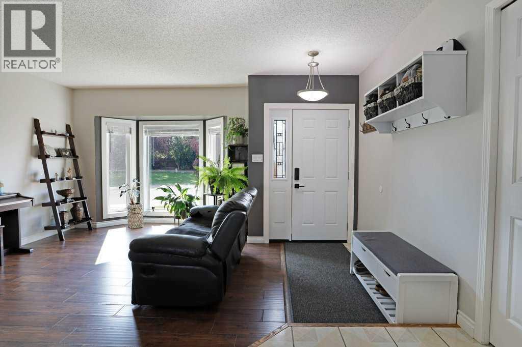 65 Parkland Way E - 3