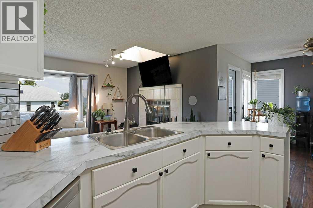 65 Parkland Way E - 10