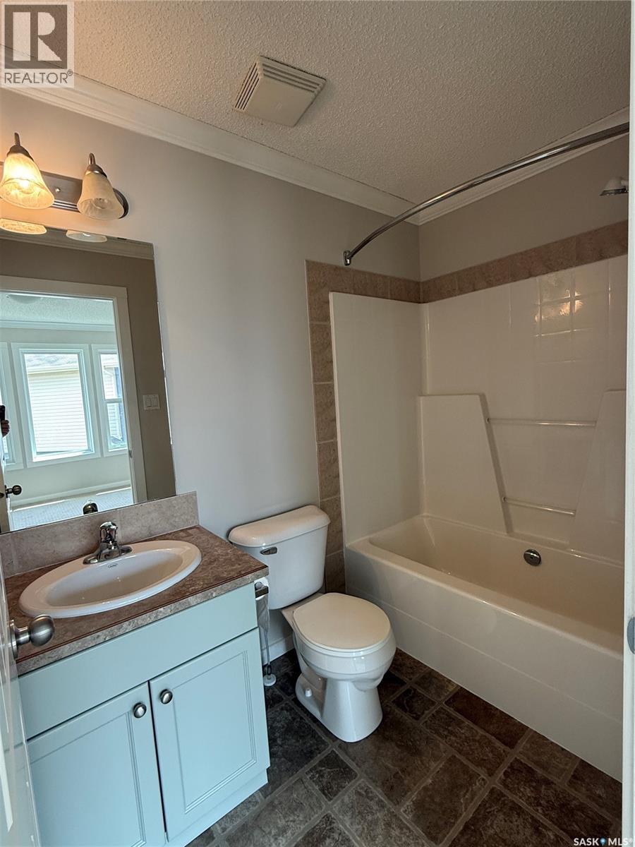 405 315 HAMPTON CIRCLE — photo 12