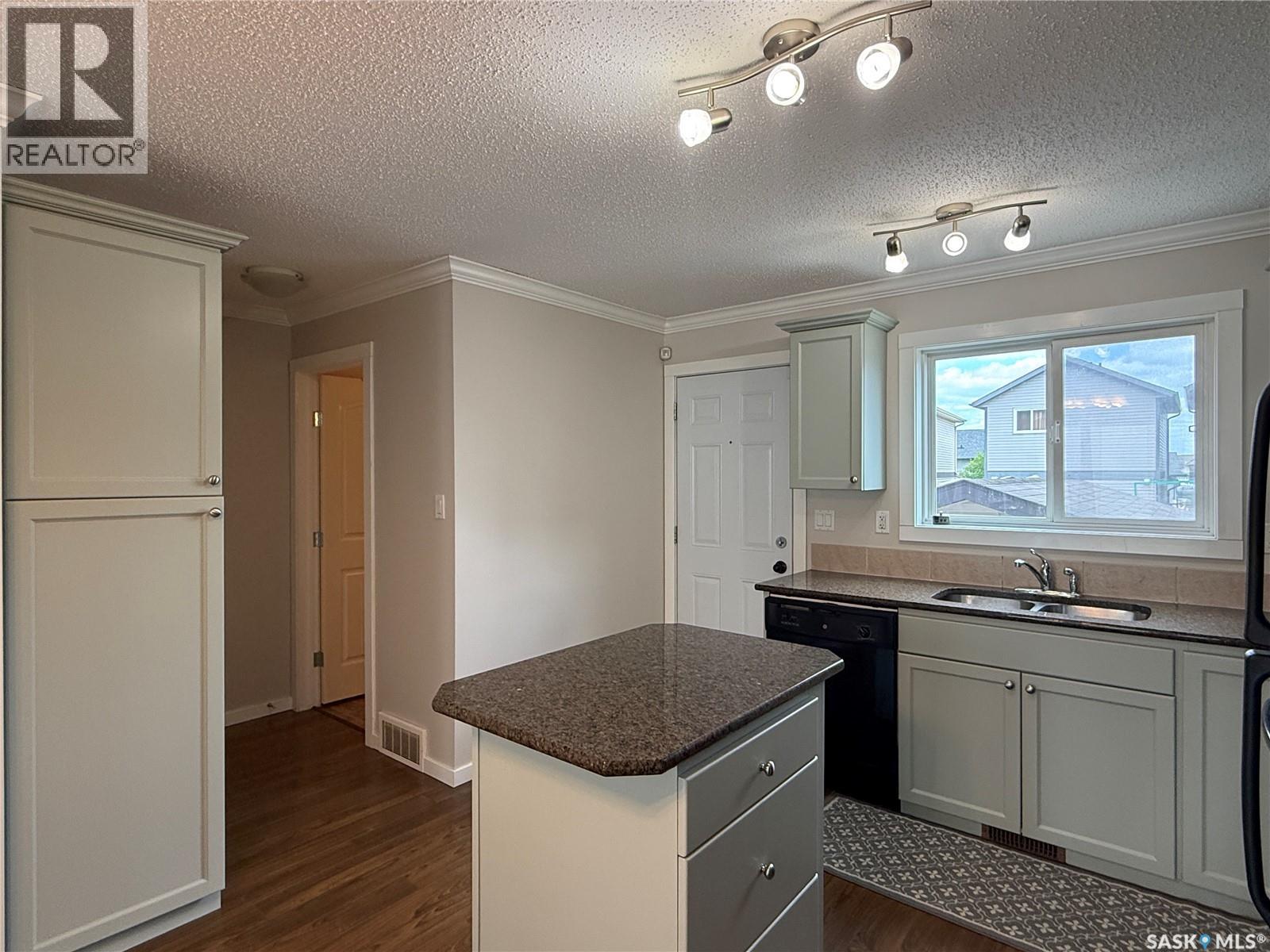 405 315 HAMPTON CIRCLE - photo 3