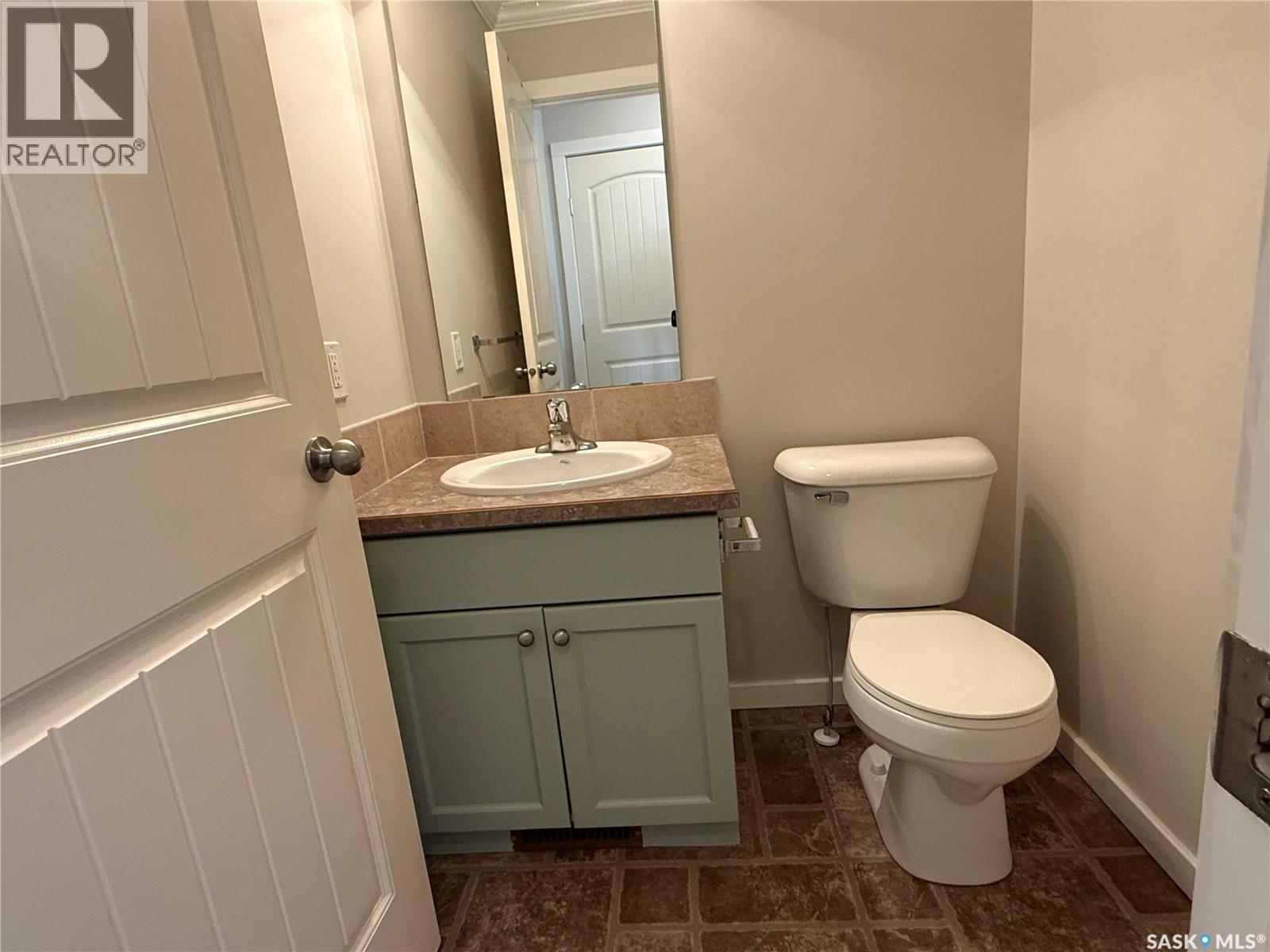 405 315 HAMPTON CIRCLE — photo 8