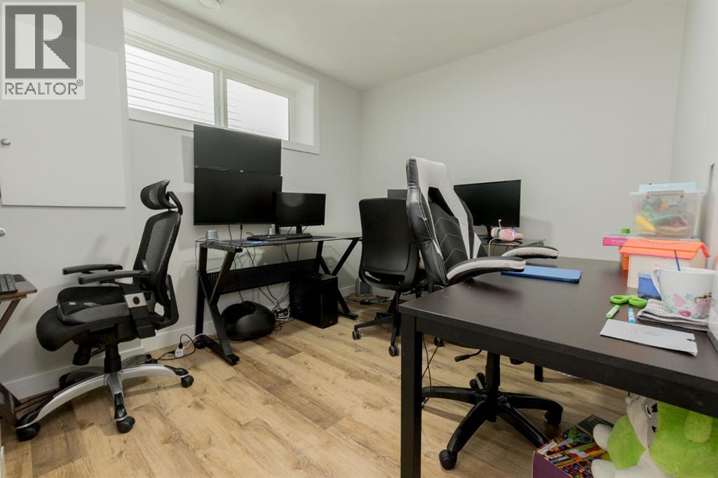 8841 85 A Avenue - 33