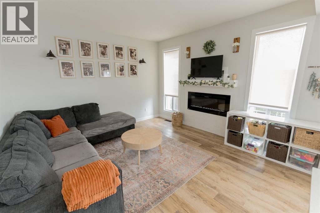 8841 85 A Avenue - 11