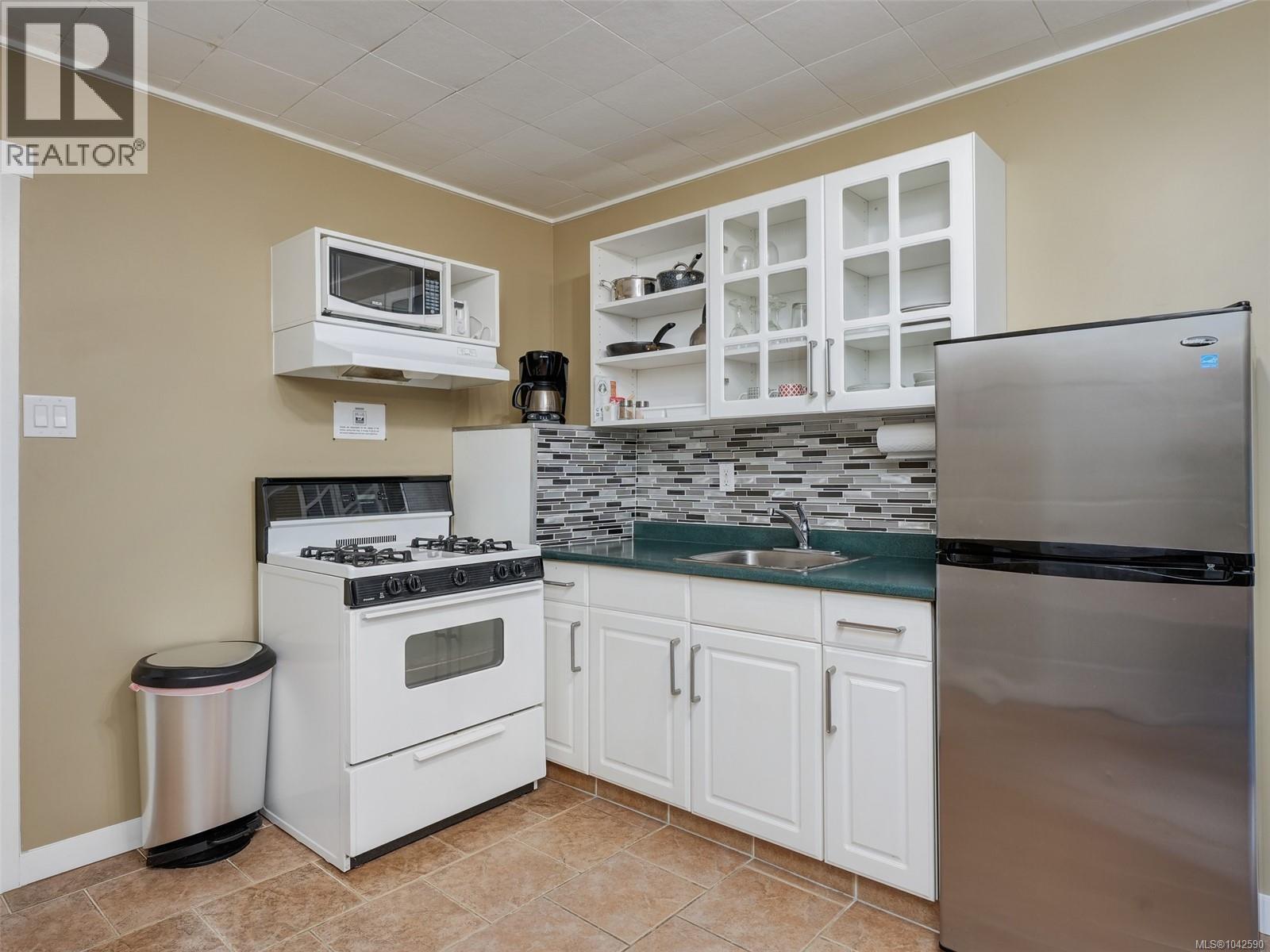 300 Meadow Way - Image 18
