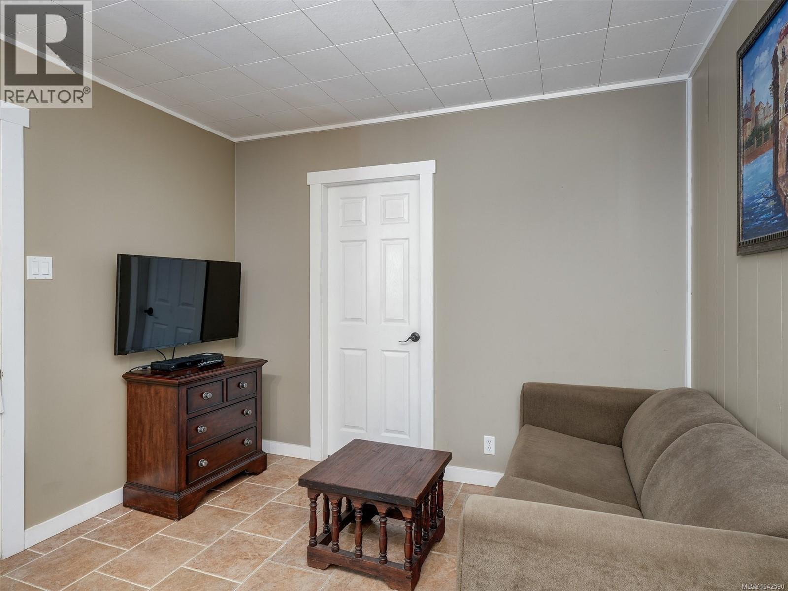 300 Meadow Way - Image 25