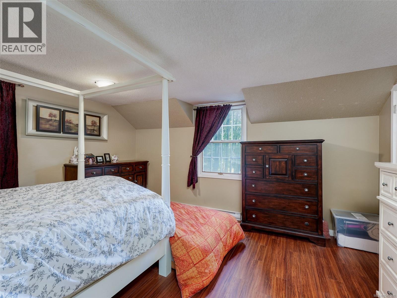 300 Meadow Way - 47